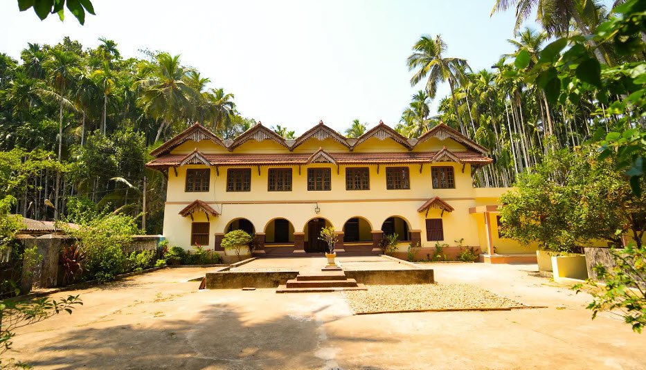 Maipady Palace, Kasaragod, Kerala - Vushii.com